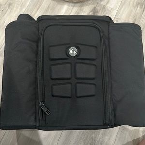 Six pack fitness brand meal prep bag with meal prep containers - unused